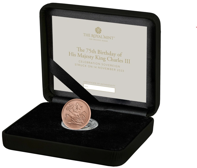 2023 75e anniversaire du roi Charles frappé le jour du souverain en or dans une boîte