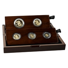 Coffret de cinq pièces souveraines en or 2015, quatrième tête, en boîte